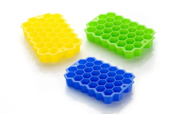 Flexible Silicone Ice Cube Tray – 37-Cavity Honeycomb Mould for Small Cubes, Fridge Use (Multicolor)