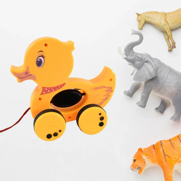 Pull Along Duck Toy – Classic Toddler Toy for Early Development (1+ Years) - Image 2