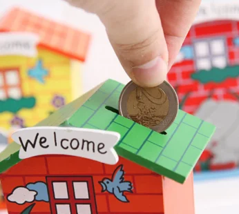 Cute Cartoon Wooden Piggy Bank – House Shaped Coin Box